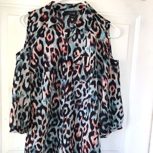 Cold shoulder dress shirt